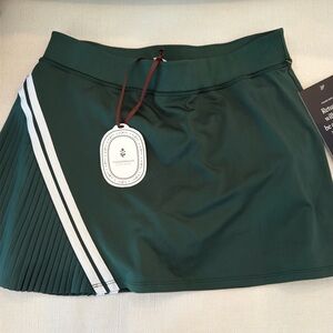 Tuckernuck x Studio McGee dark green skort. New with tags. Small. Game day!